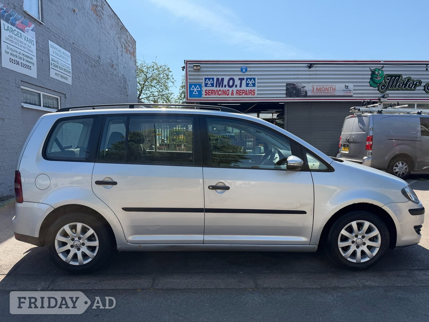 Volkswagen Touran 2010 in Kettering