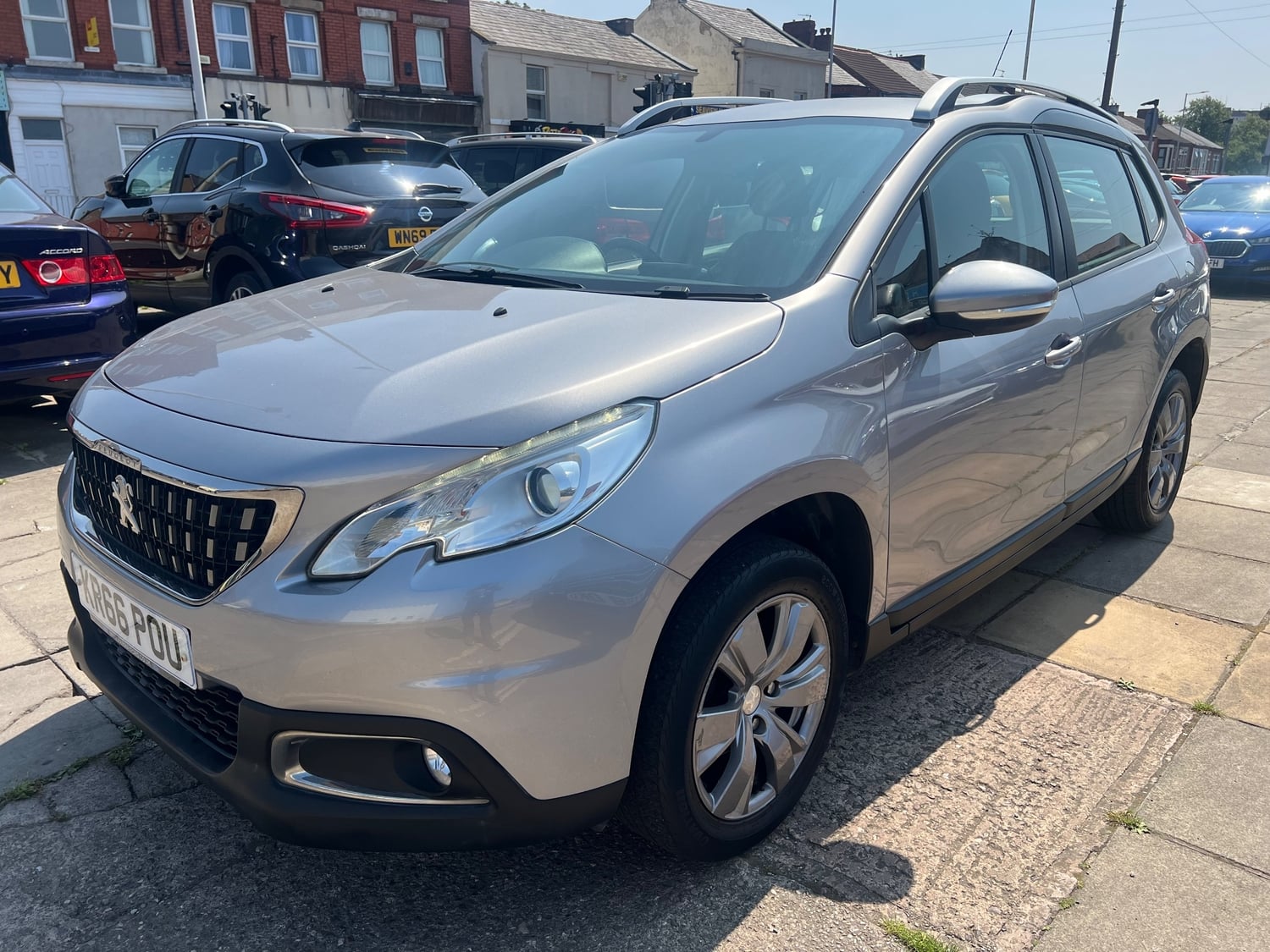 Peugeot 2008 2017 - Cars