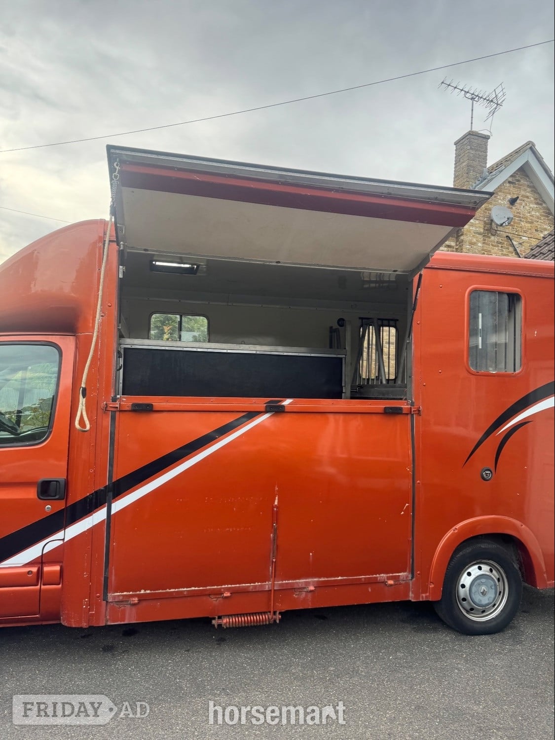 Marlborough  Renault Horsebox - Trailers & Horseboxes