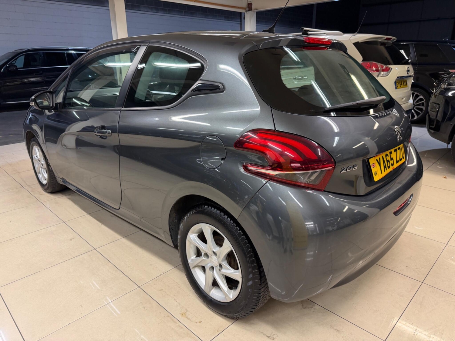 Peugeot 208 2016 - Cars