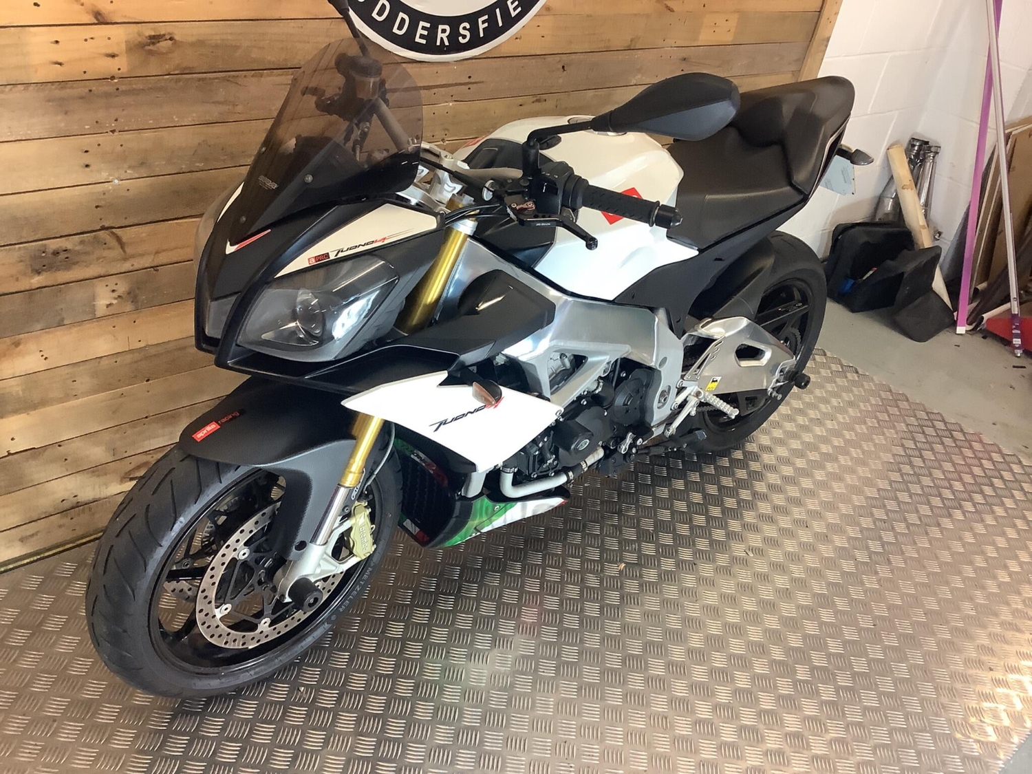 [ berth ]Aprilia Tuono