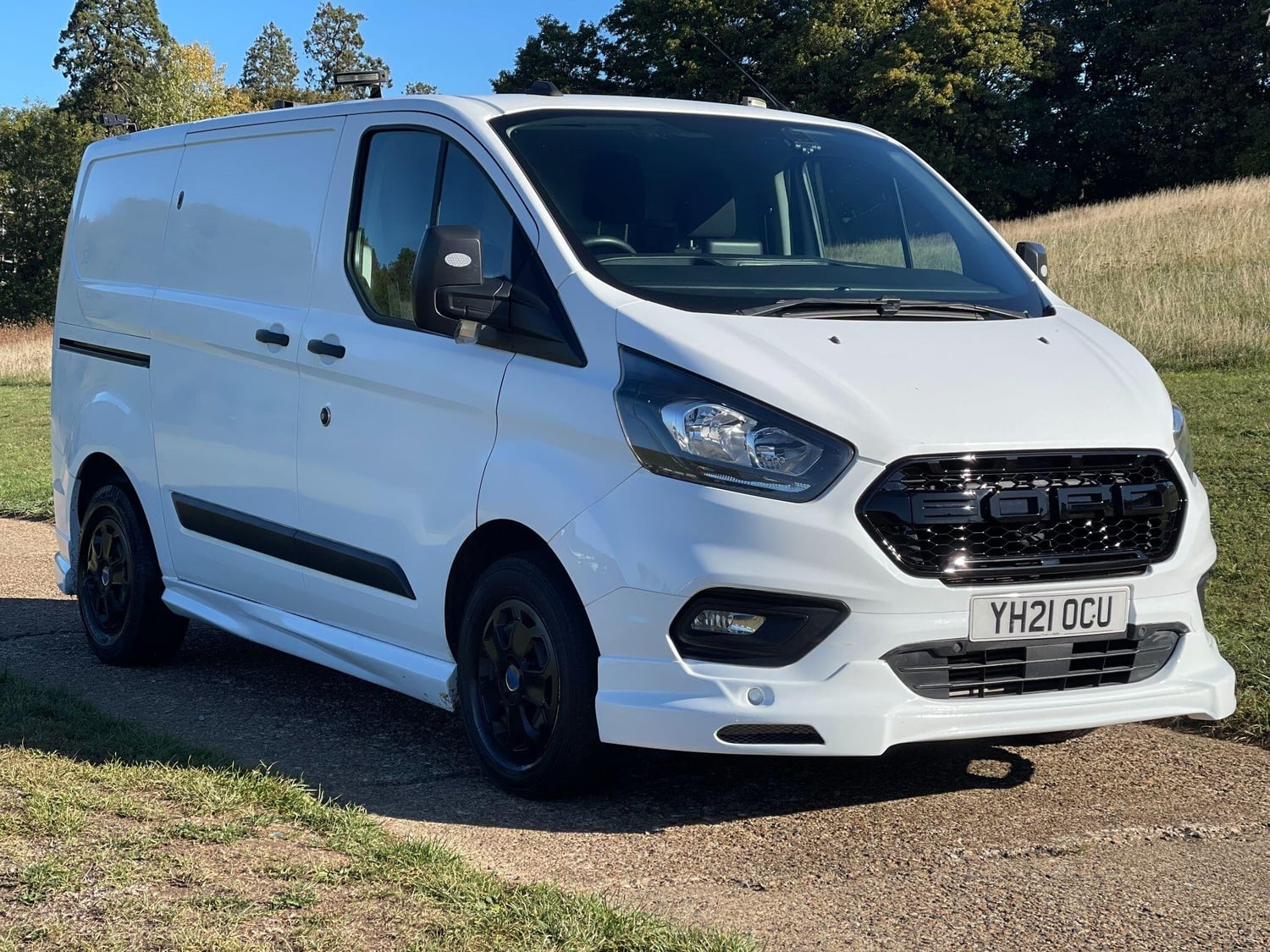 [ berth ]Ford Transit Custom