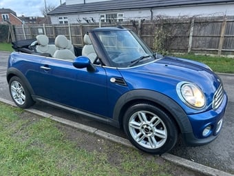 Mini Convertible 2012