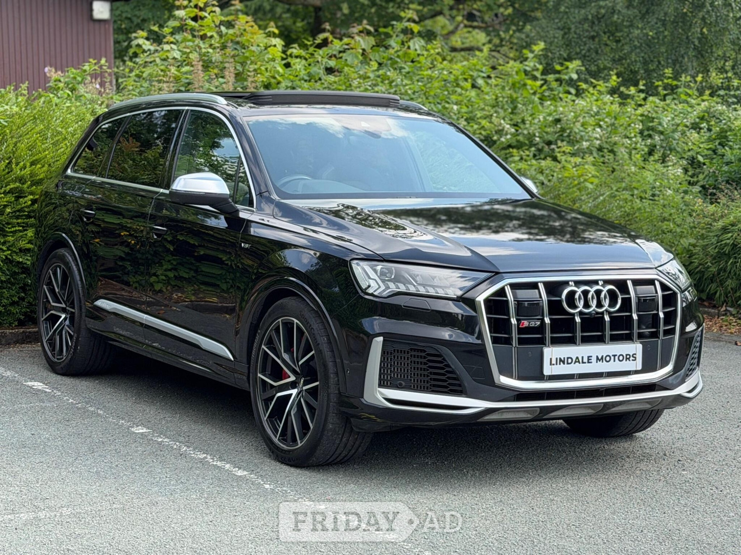 [ berth ]Audi SQ7