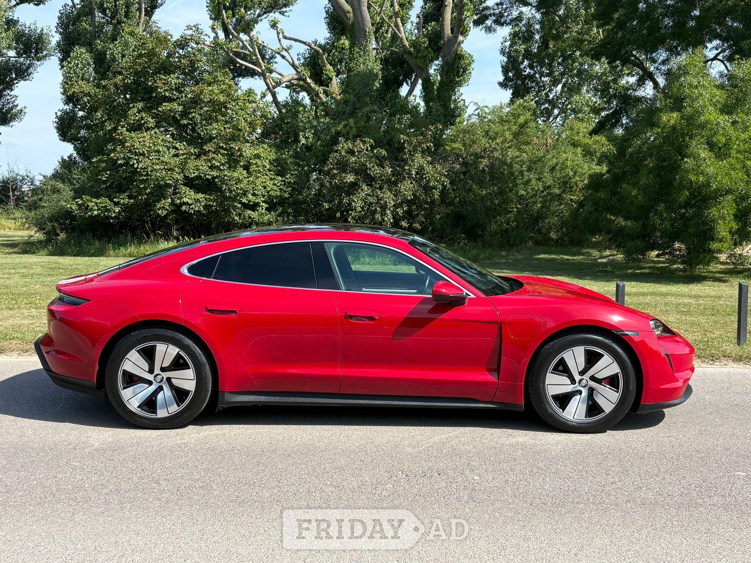 [ berth ]Porsche Taycan