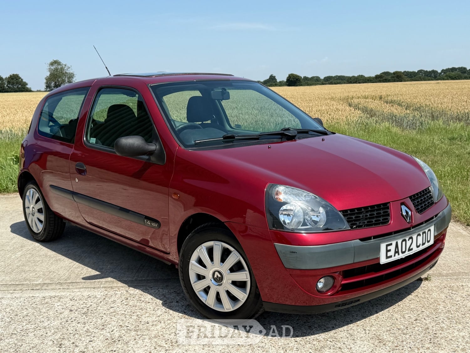 Renault Clio 2002 in Hockley