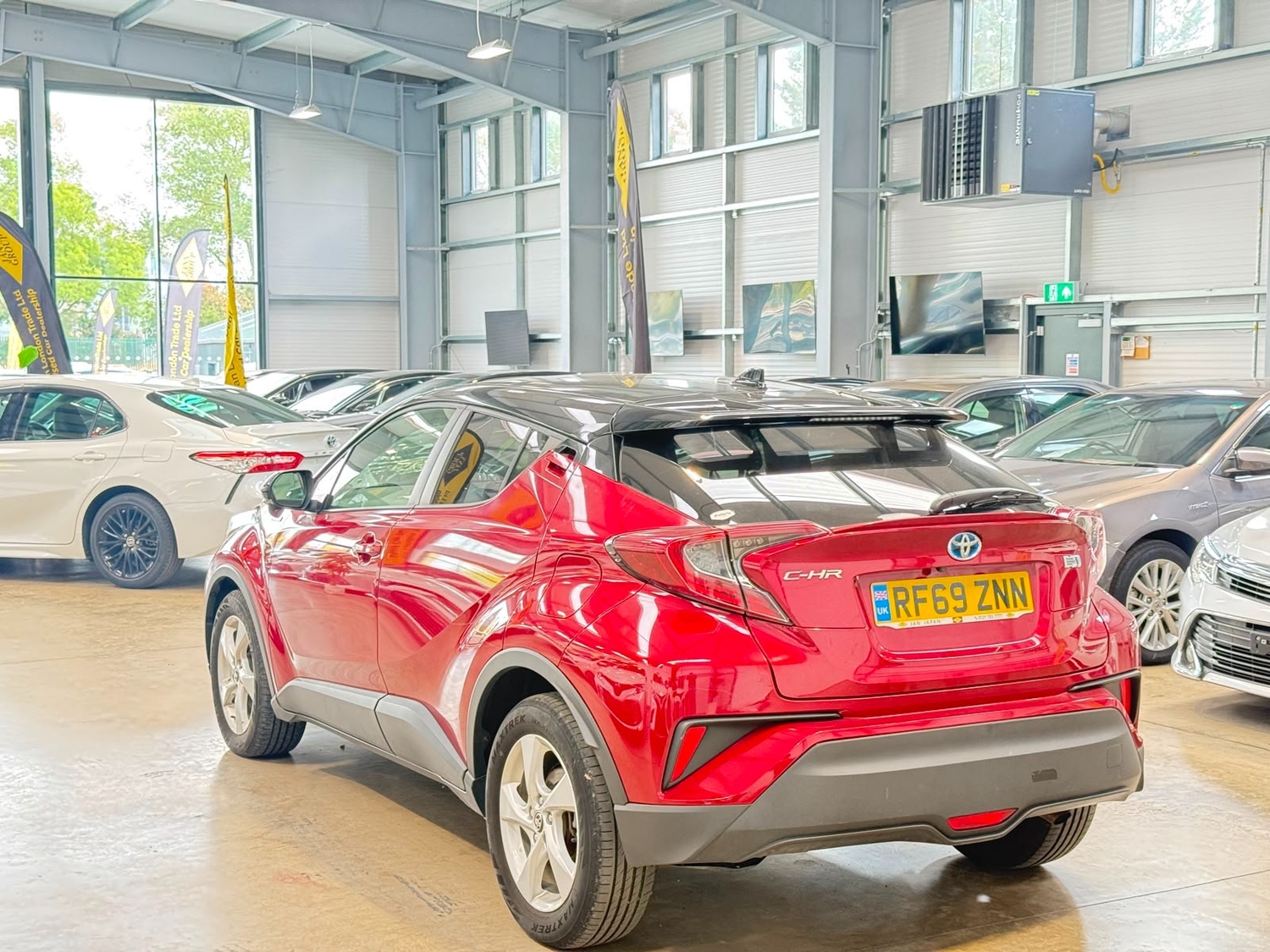Toyota C-HR 2019 - Cars in Reading