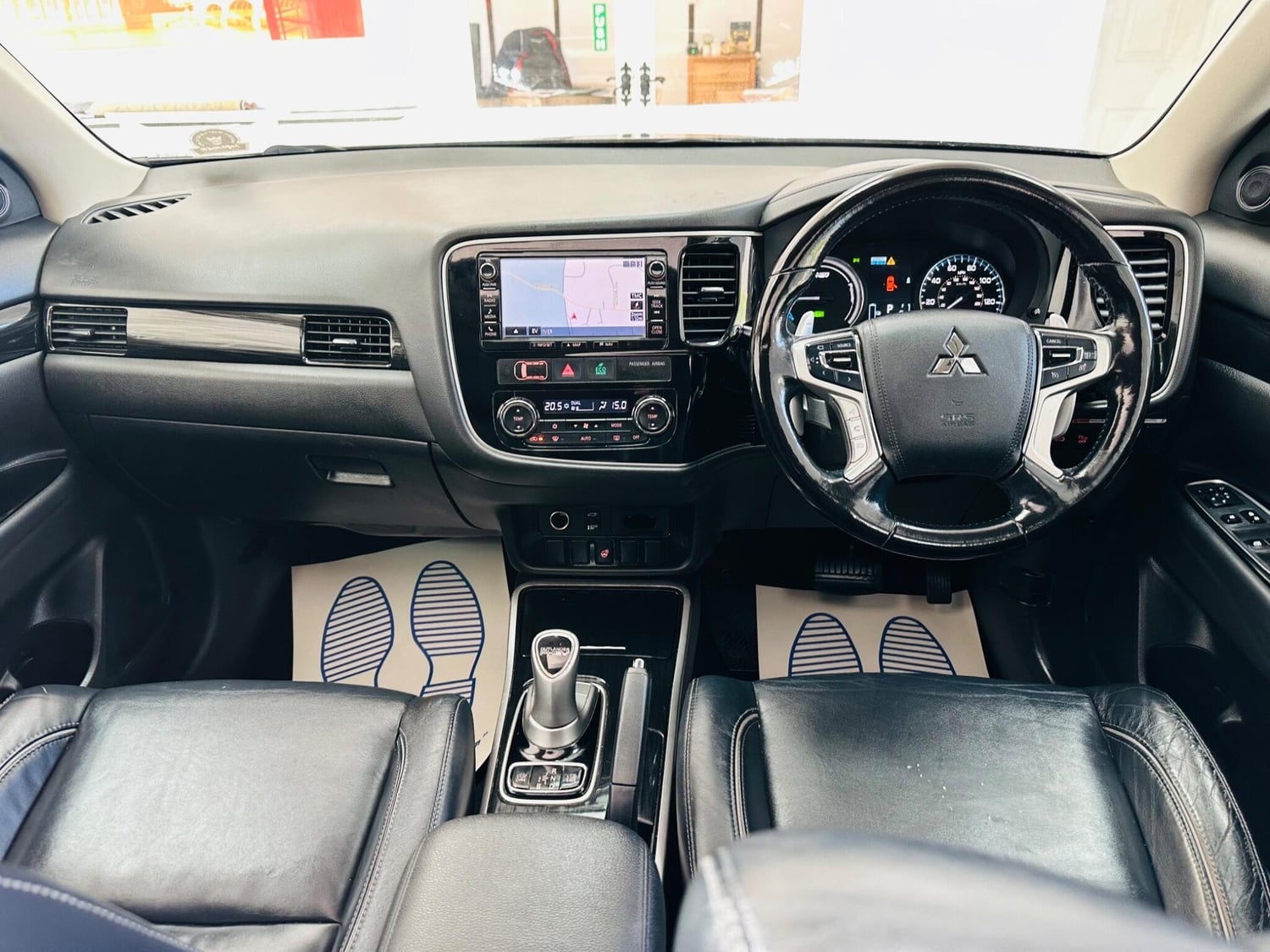 [ berth ]Mitsubishi Outlander