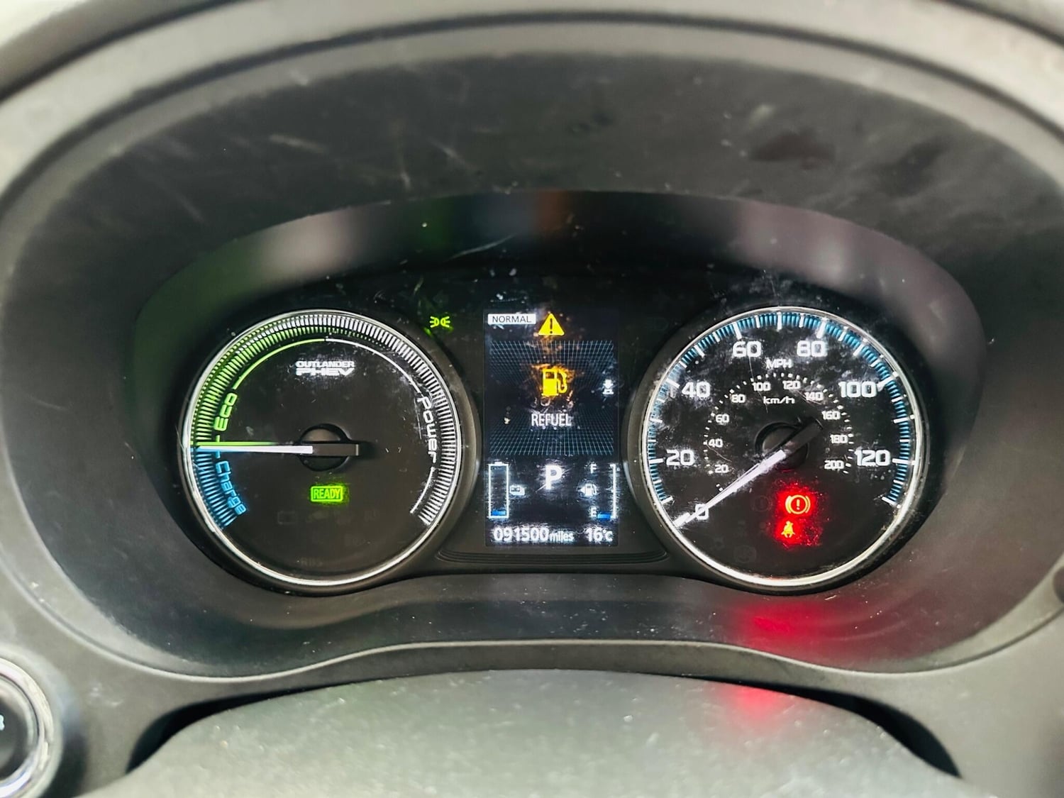 Mitsubishi Outlander 2016 - Cars in Iver