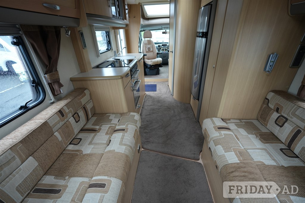 [2 berth ]Bessacarr E520