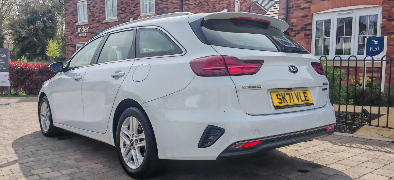 Kia Ceed 2021 - Cars in Macclesfield