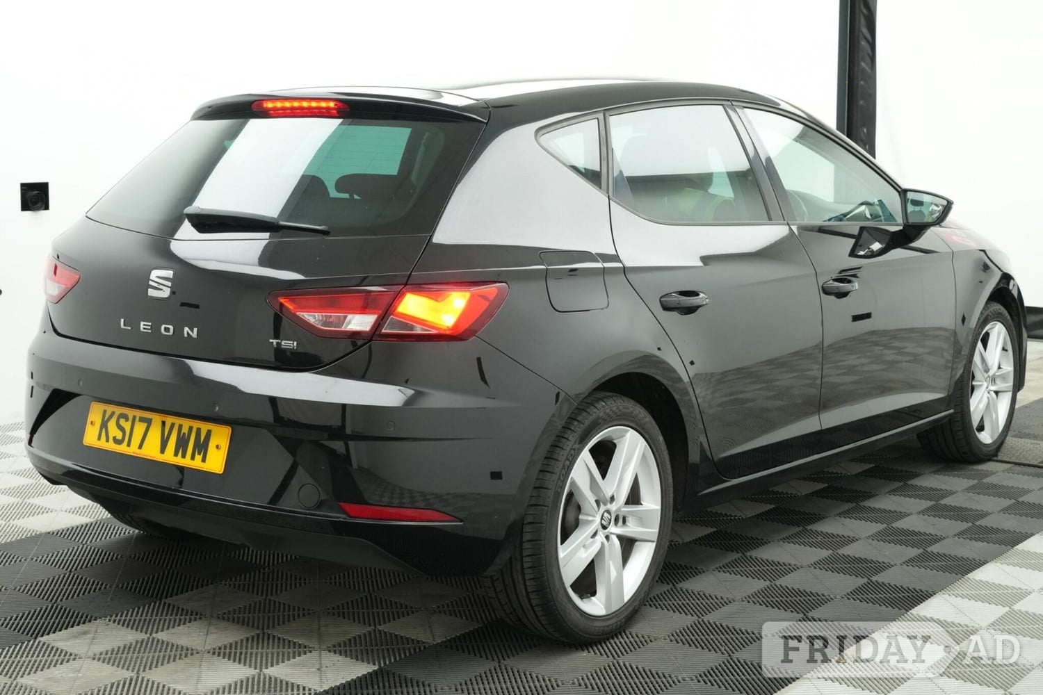 2017 SEAT Leon 1.2 TSI SE Dynamic Technology Euro 6 (s/s) 5dr - Cars