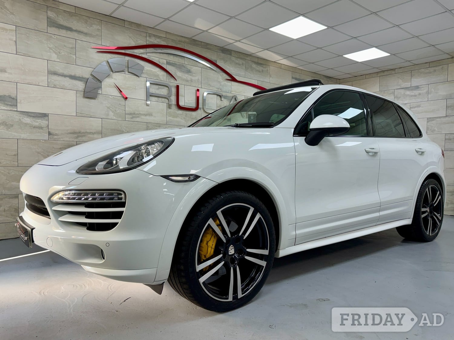 [ berth ]Porsche Cayenne