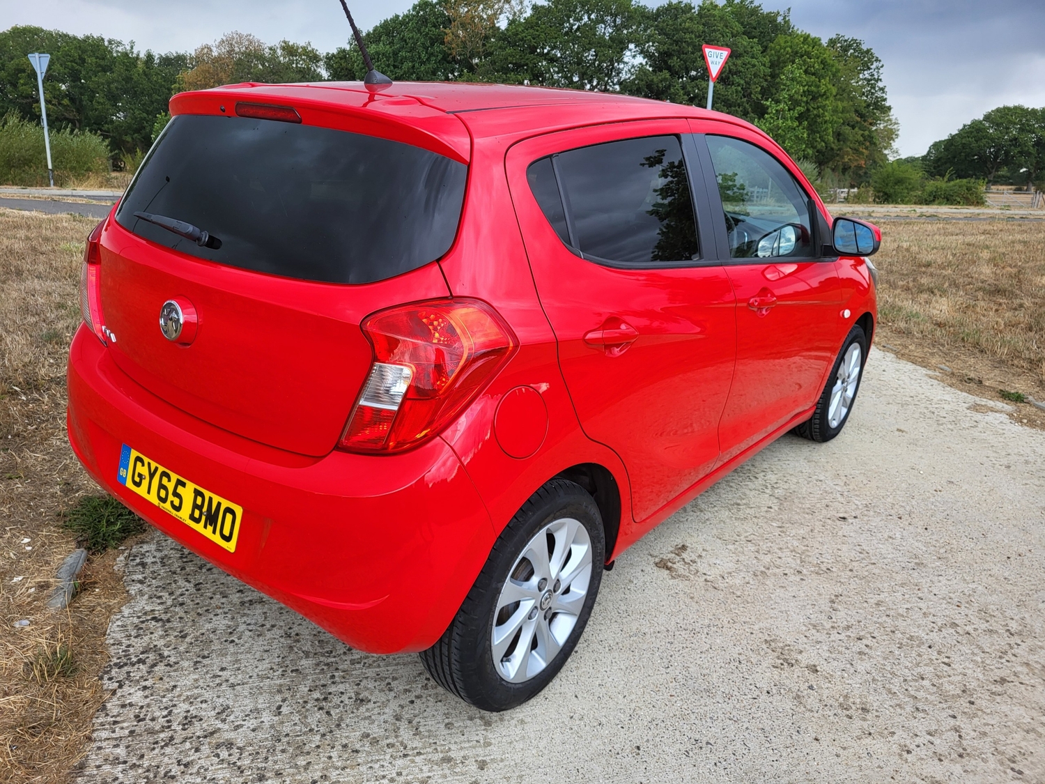 Vauxhall Viva 2015 - Cars