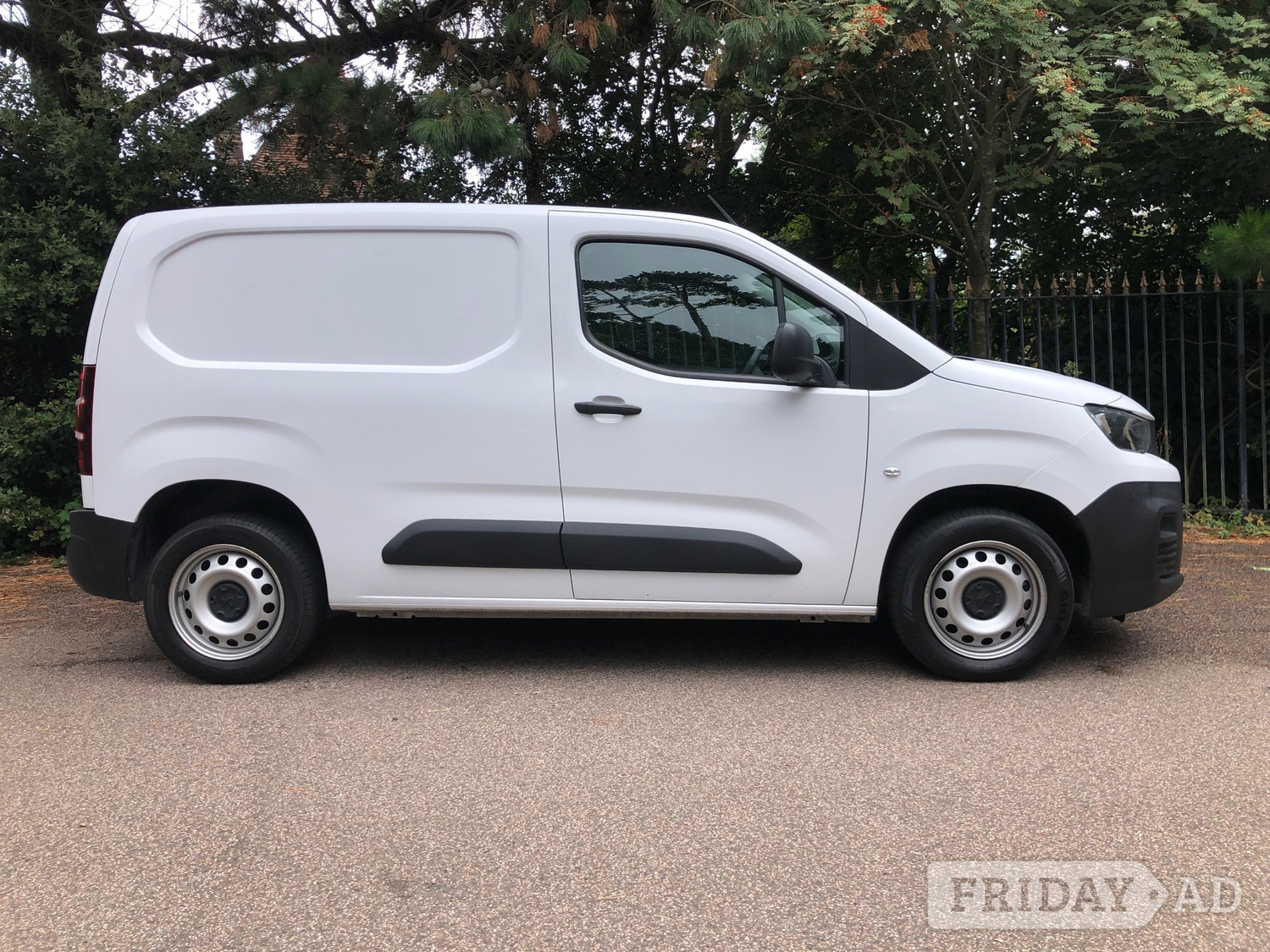 [ berth ]Peugeot Partner