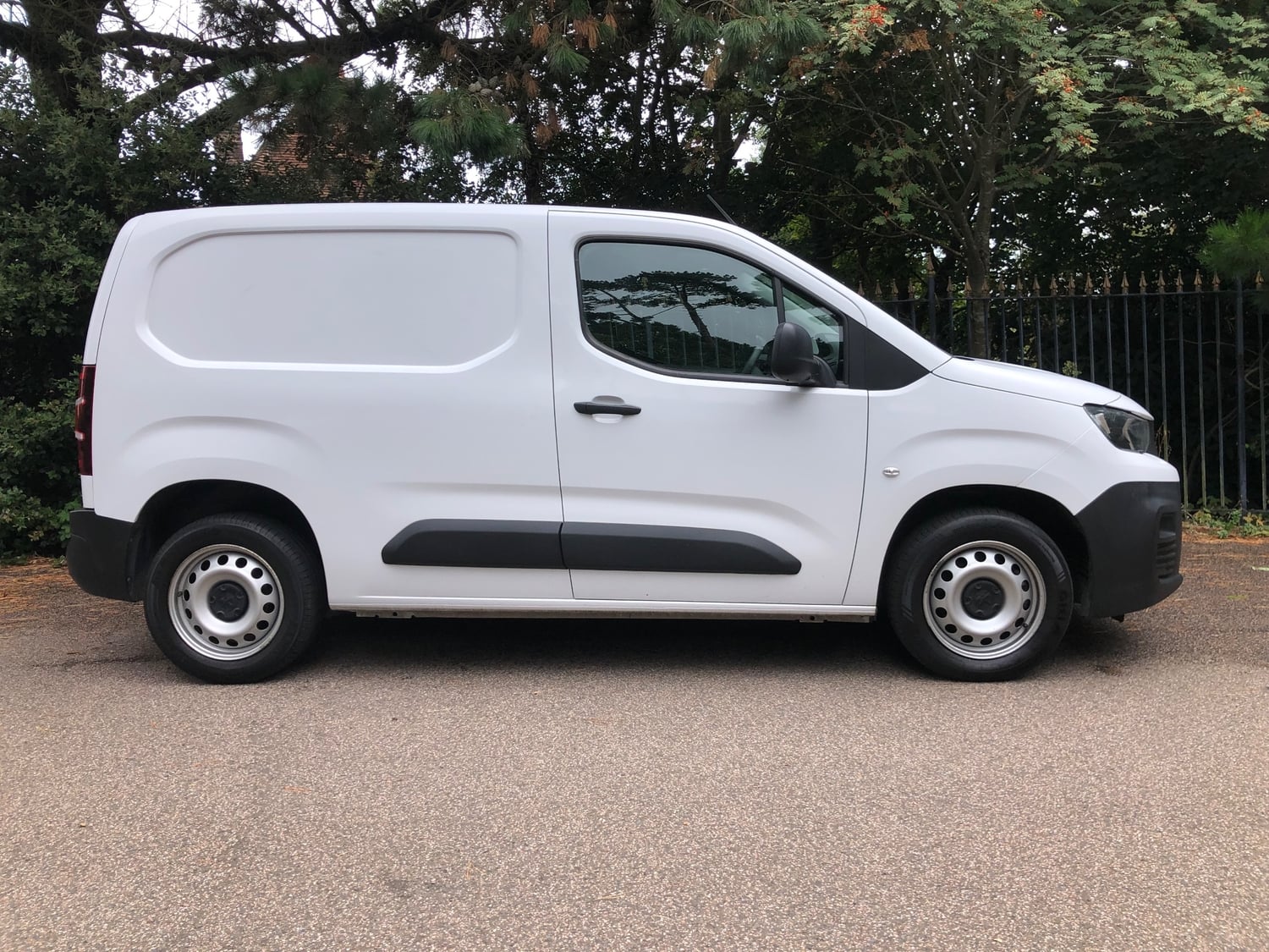 [ berth ]Peugeot Partner