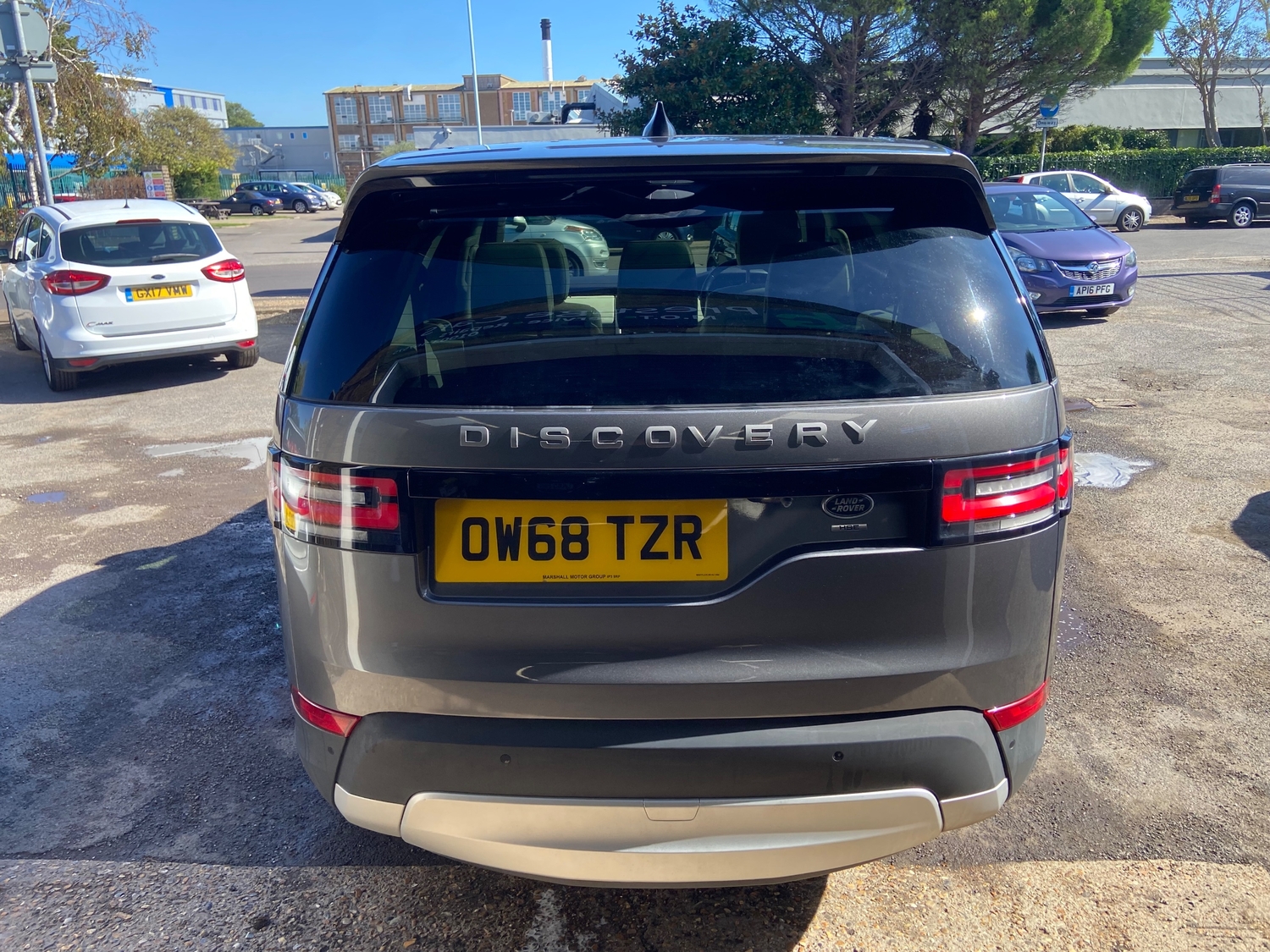 [ berth ]Land Rover Discovery