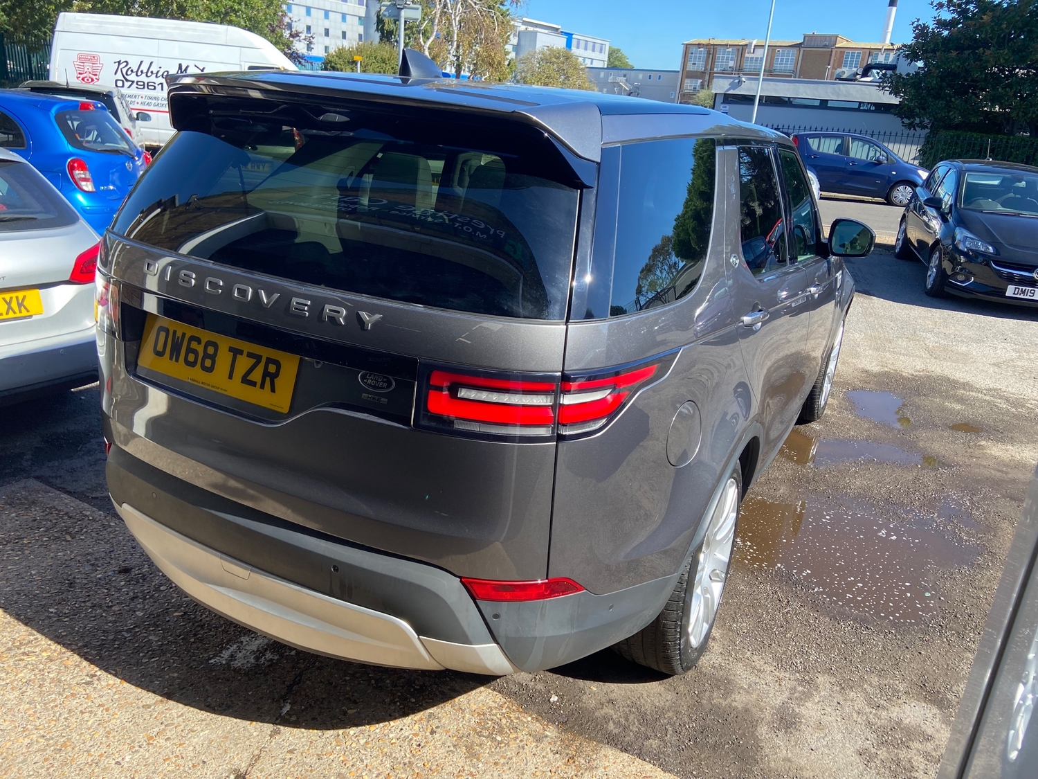 Land Rover Discovery 2019 - Cars