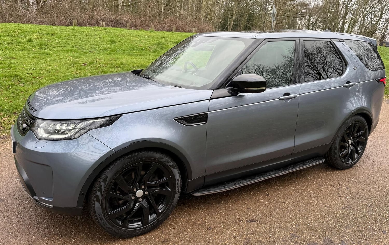 Land Rover Discovery 2017 - Cars in Waltham Abbey