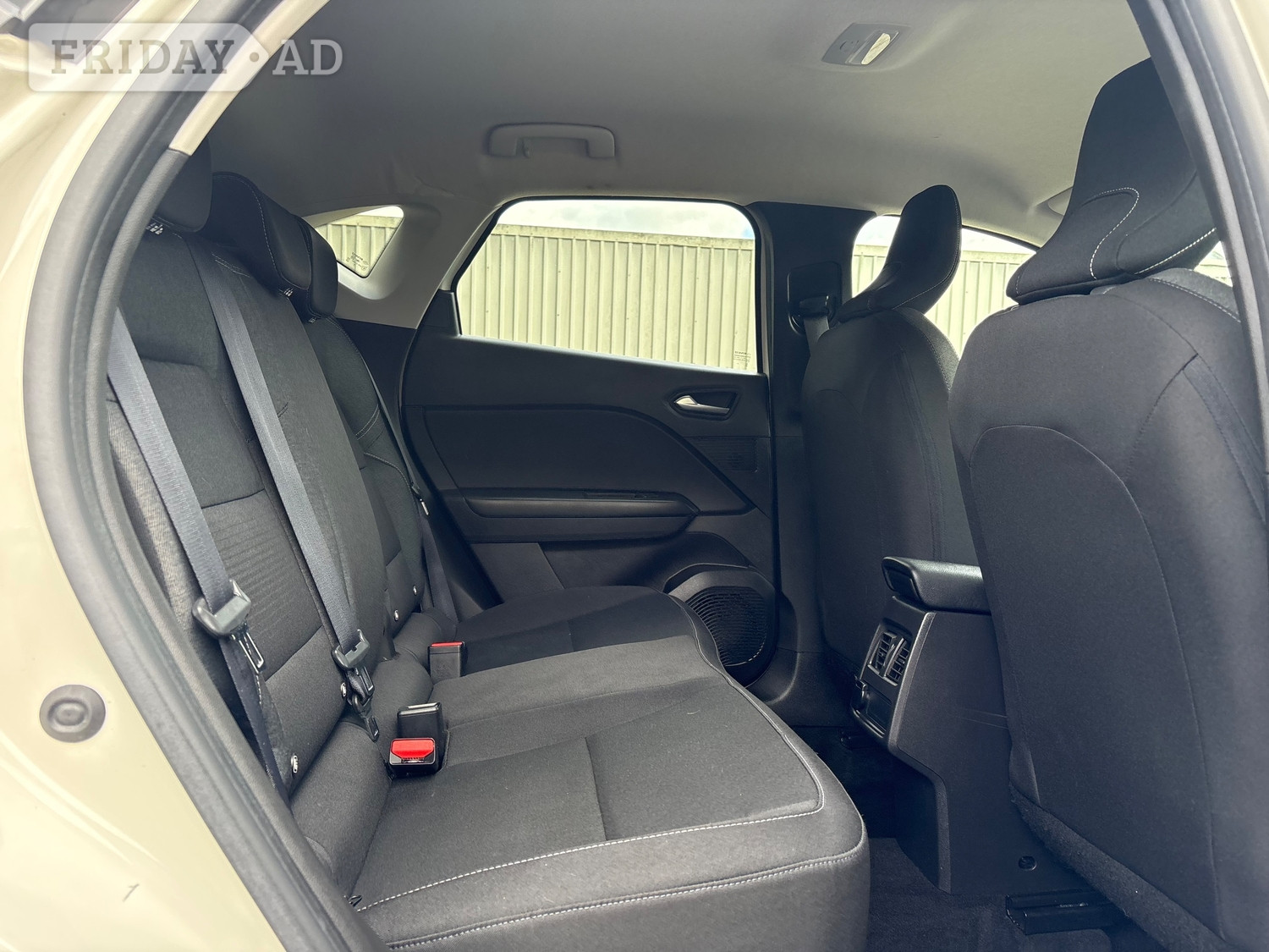 Renault Captur 2020 - Cars