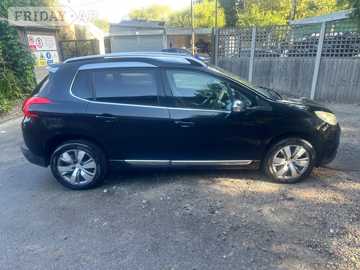 [ berth ]Peugeot 2008