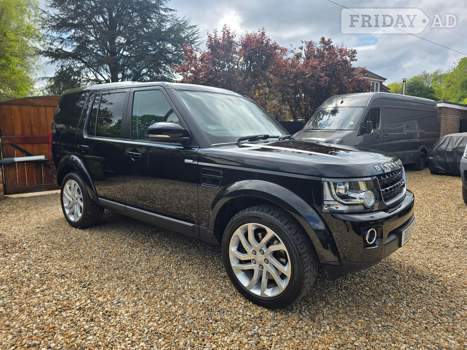 Land Rover Discovery 4 2016 in Aldershot