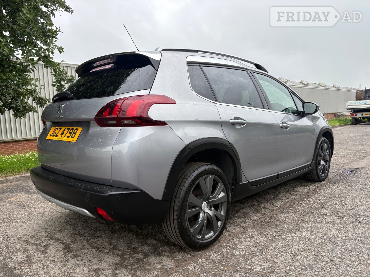 [ berth ]Peugeot 2008