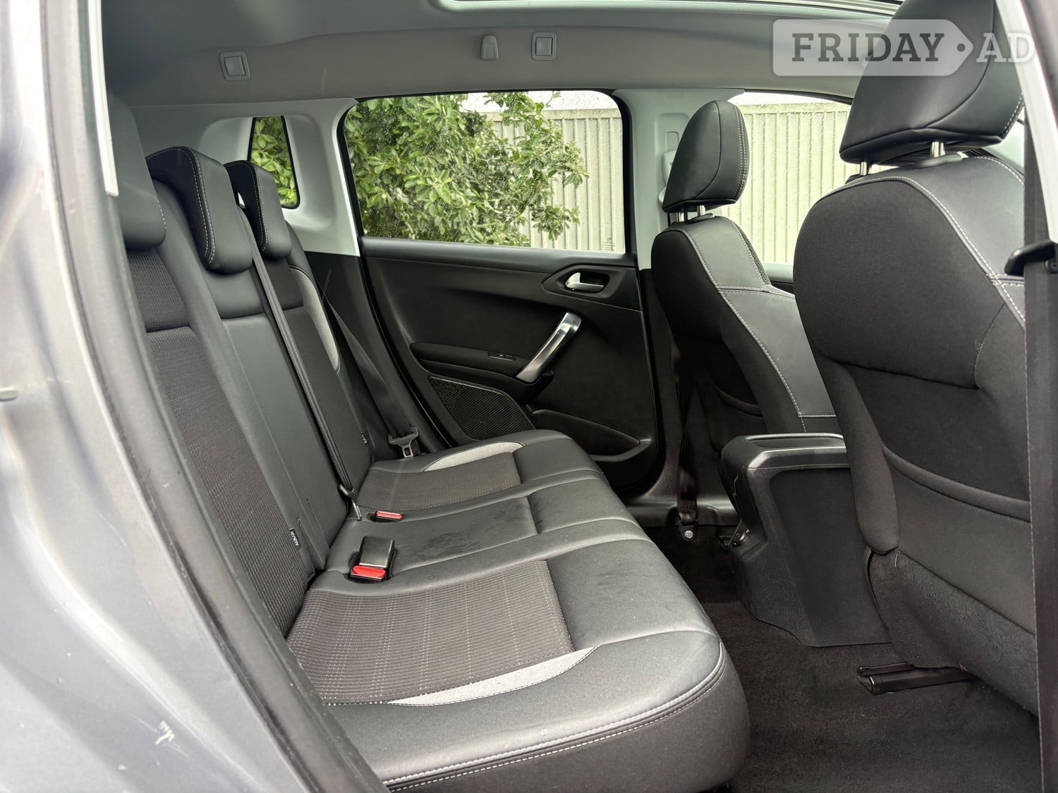 Peugeot 2008 2018 - Cars
