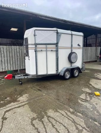 Bateson Deauville  Horse Trailer