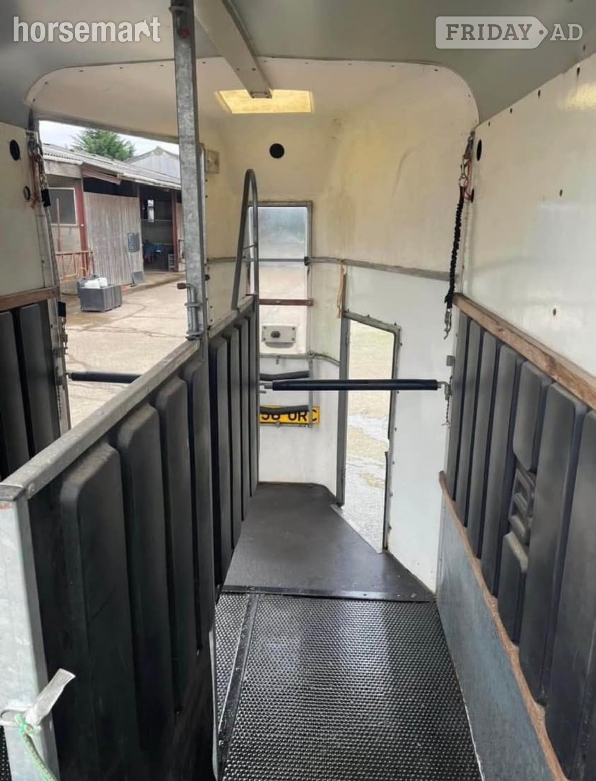 Bateson Deauville  Horse Trailer - Trailers & Horseboxes in Chobham