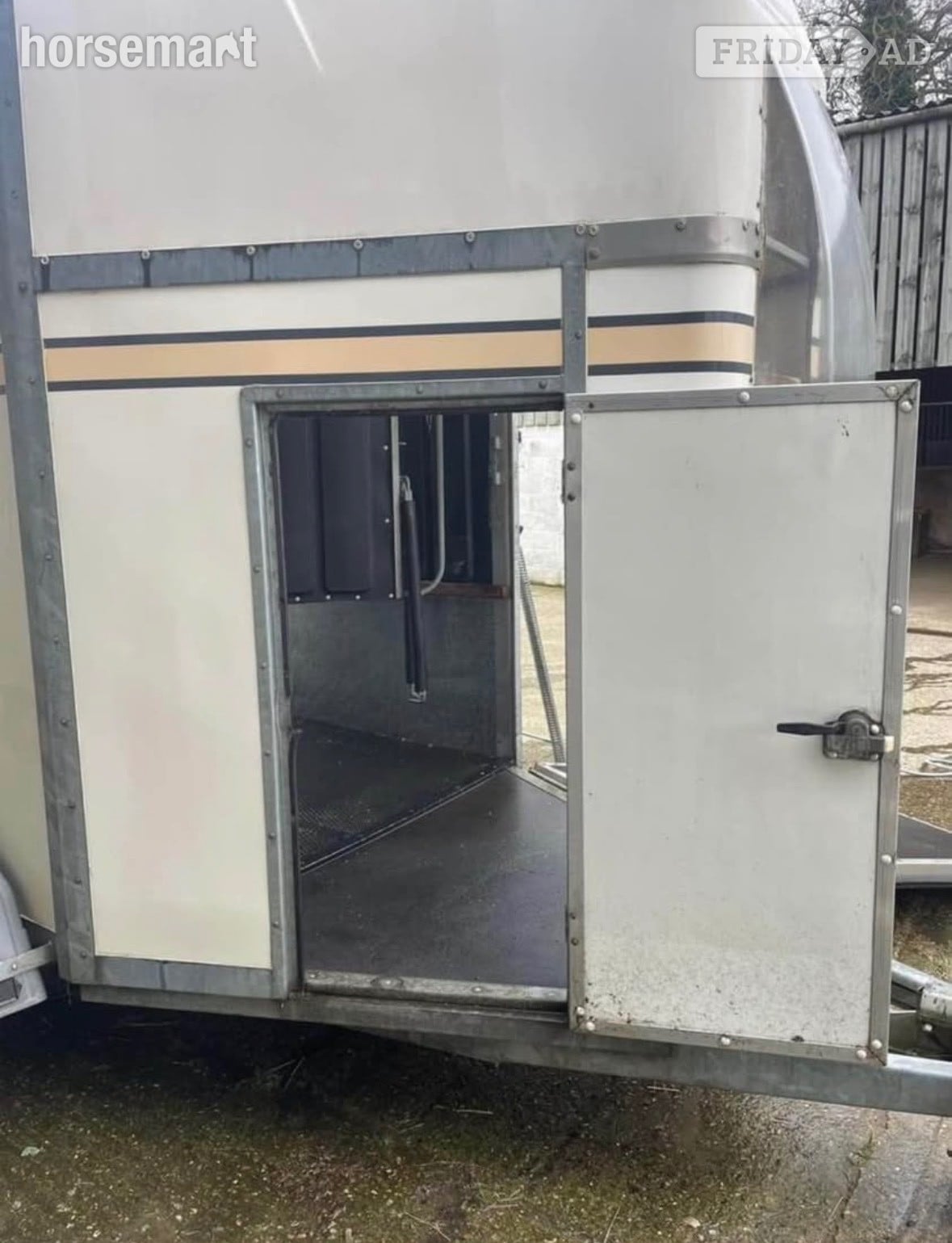 Bateson Deauville  Horse Trailer - Trailers & Horseboxes