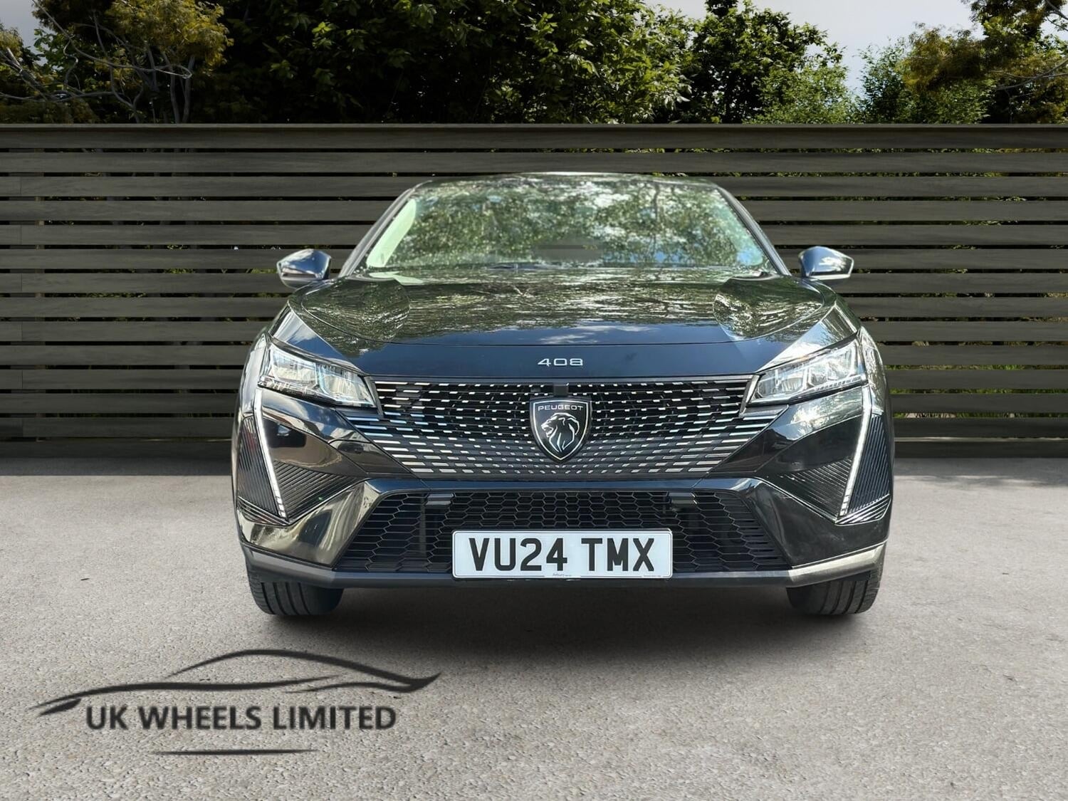 [ berth ]Peugeot 408