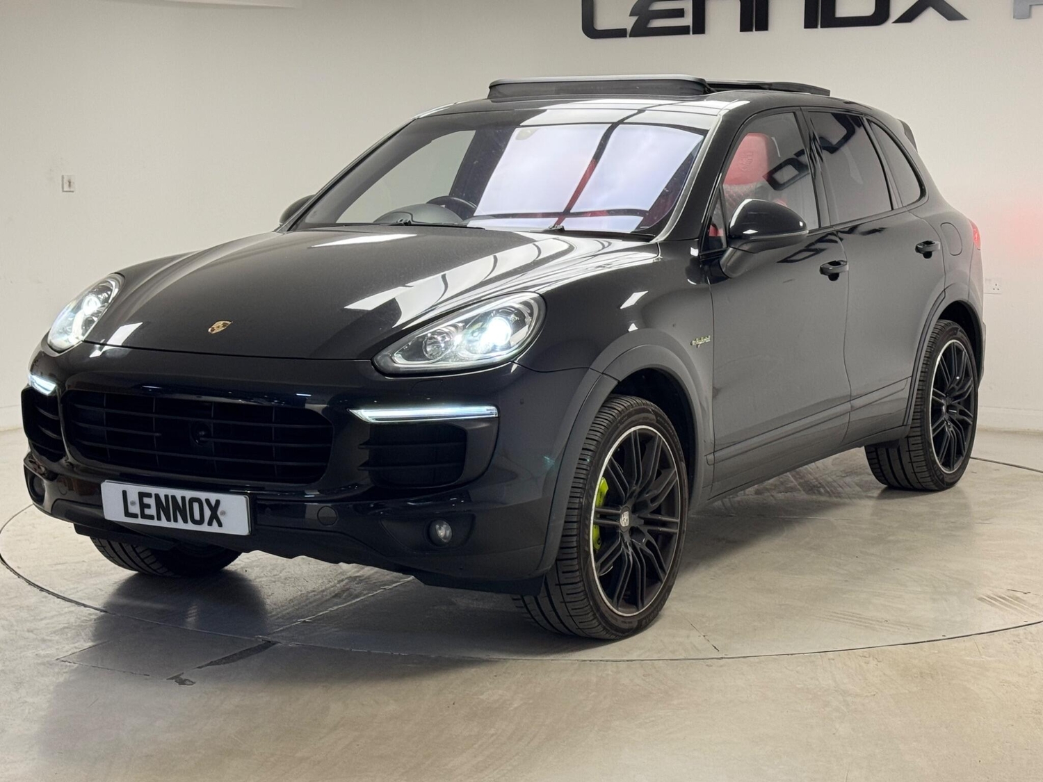 [ berth ]Porsche Cayenne