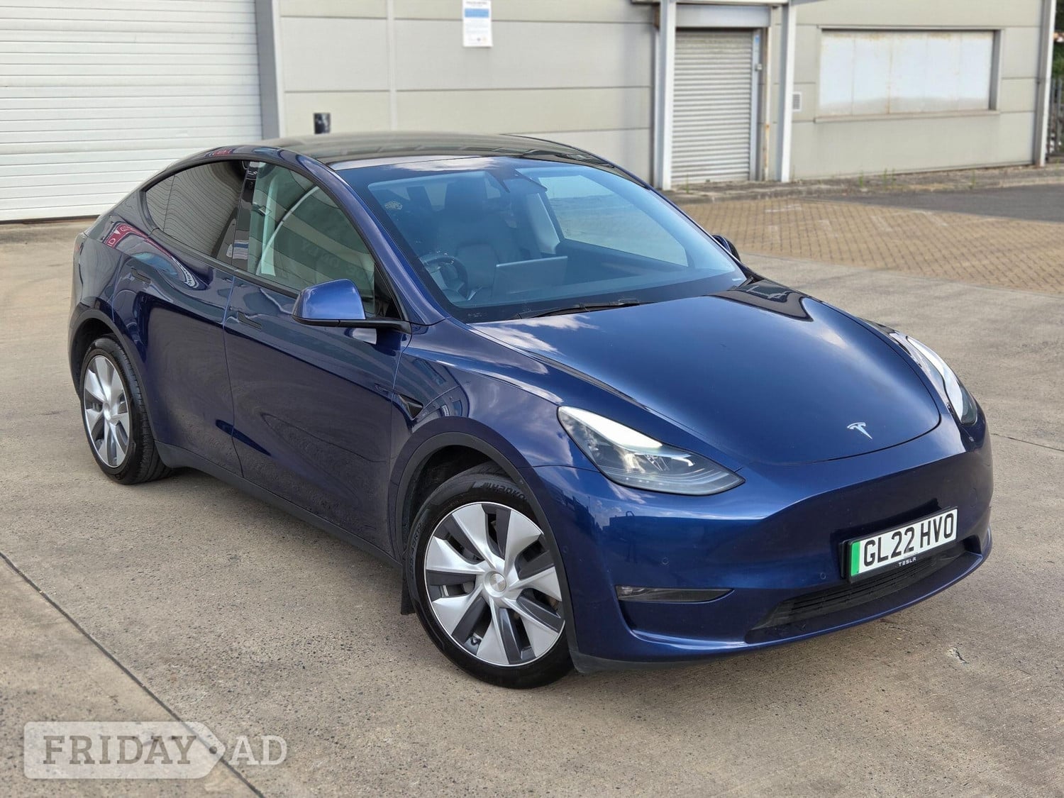 Tesla Model Y 2022 - Cars