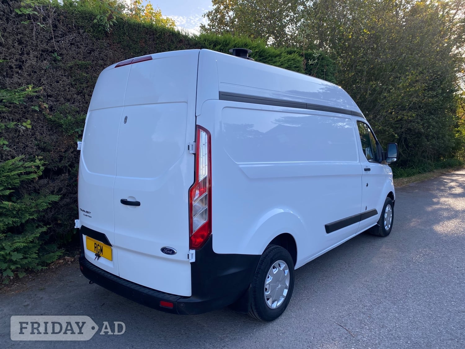 [ berth ]Ford Transit Custom