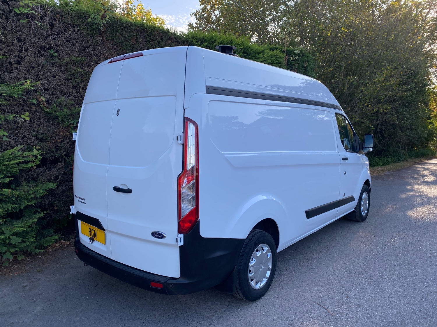 [ berth ]Ford Transit Custom