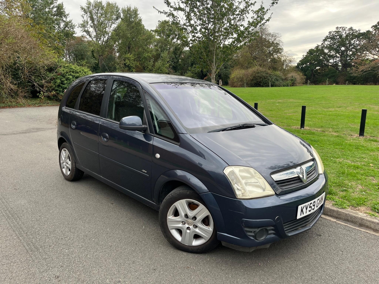 Vauxhall Meriva 2009 in Bedford