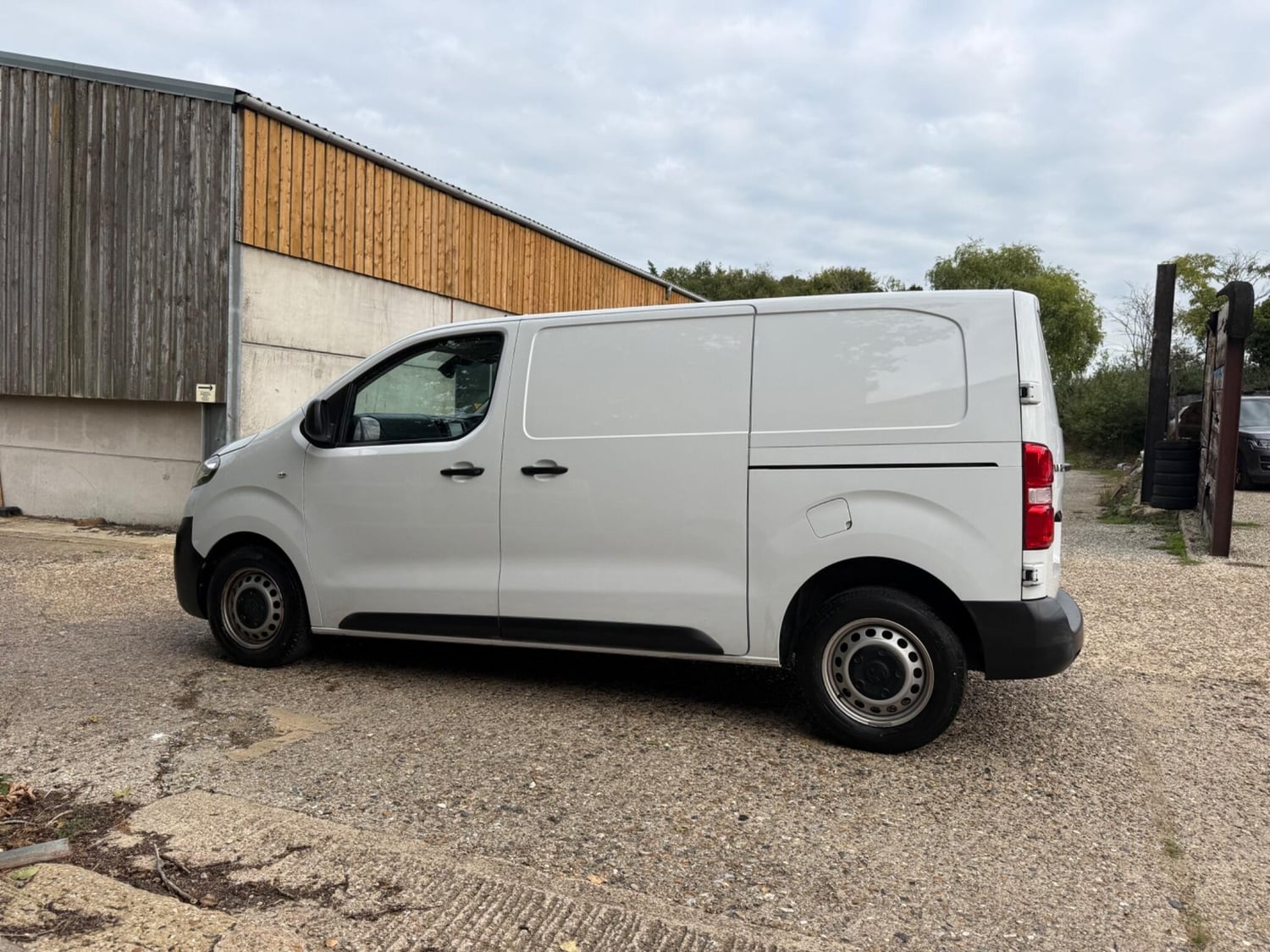 Vauxhall Vivaro 2023 - Vans & Commercial Vehicles