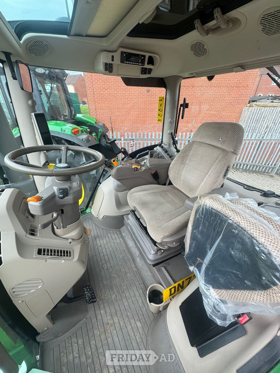 [ berth ]John Deere 6R 150
