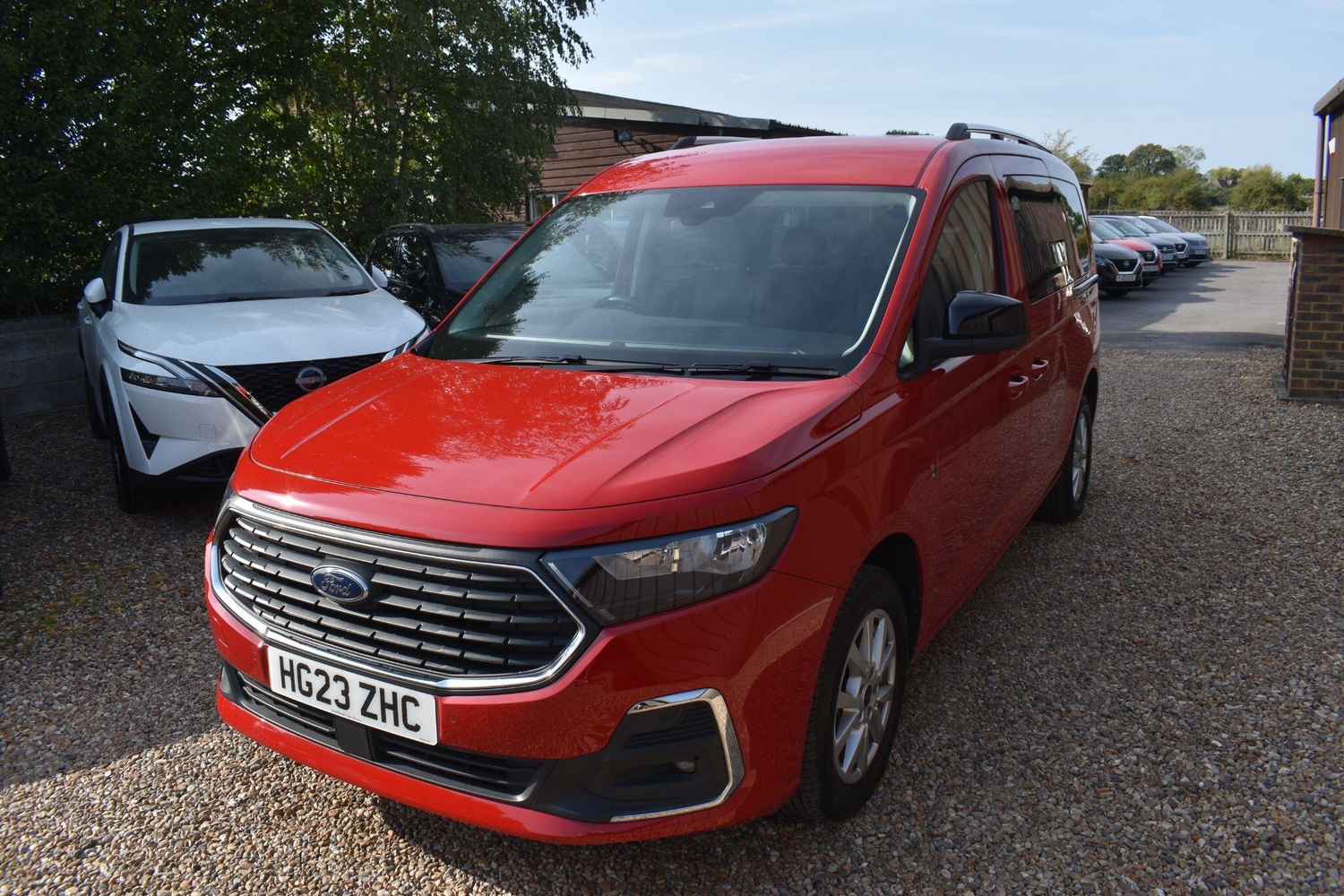 [ berth ]Ford Grand Tourneo Connect