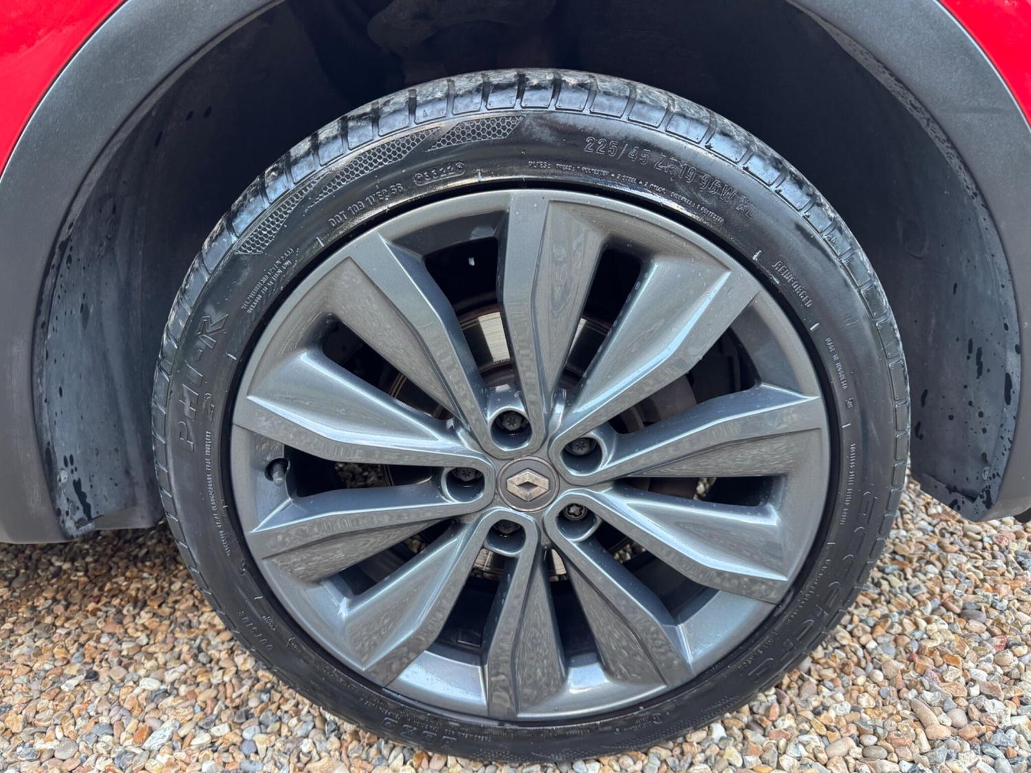 Renault Kadjar 2018 - Cars in Staines