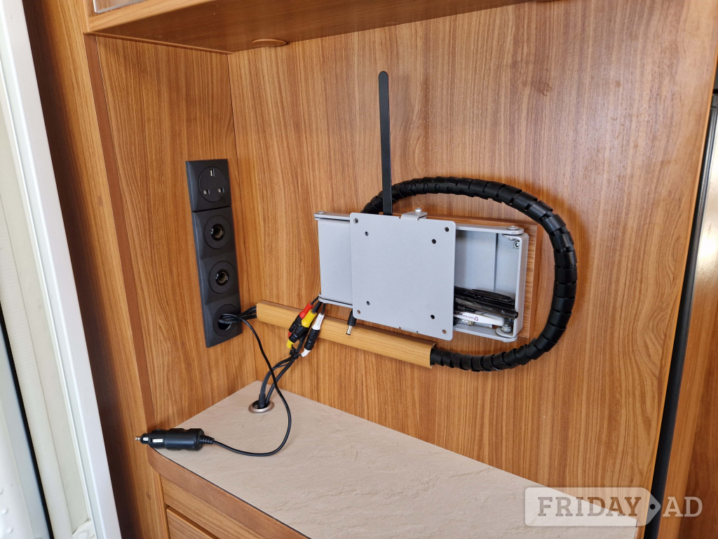 Dethleffs Esprit I 7150-2 EB 2015 for sale - Motorhomes & Caravans in Highbridge
