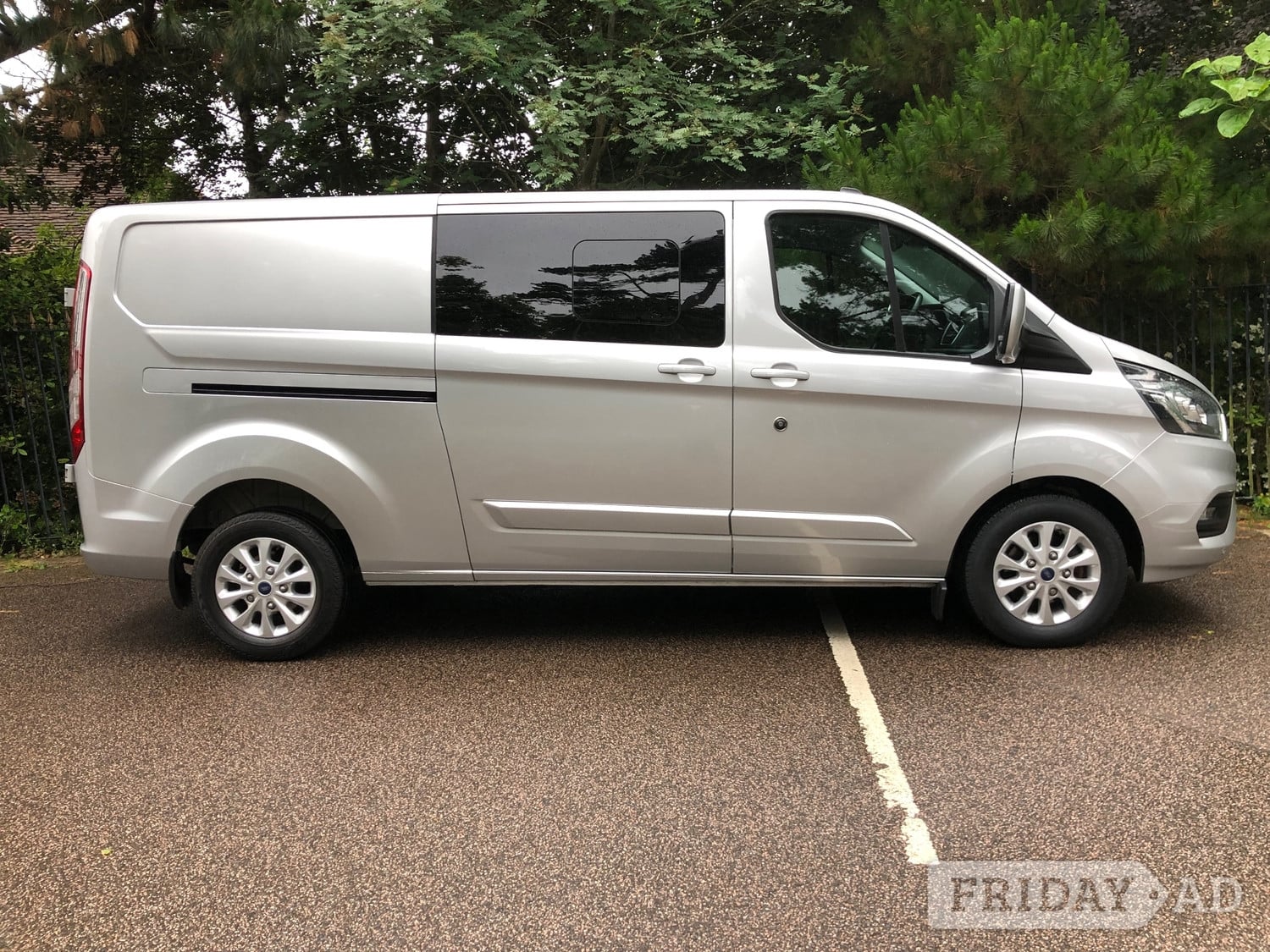 [ berth ]Ford Transit Custom