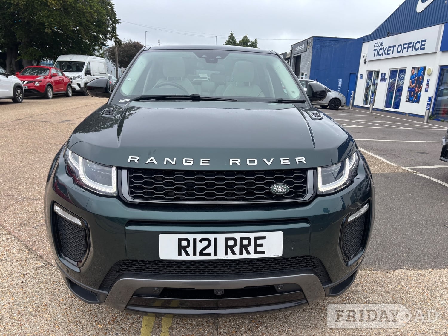 [ berth ]Land Rover Range Rover Evoque