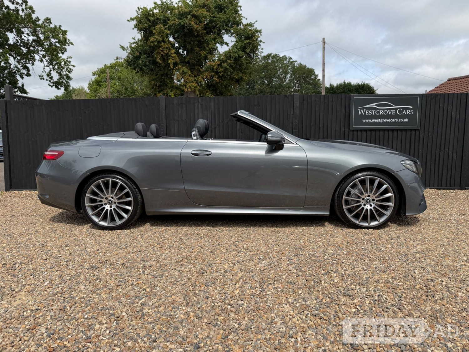 [ berth ]Mercedes-Benz E Class