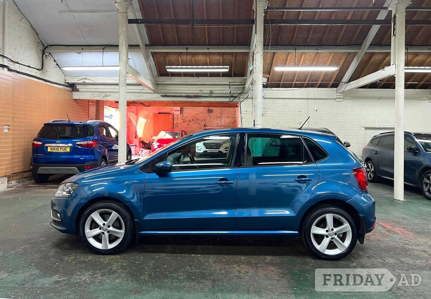 Volkswagen Polo 2015 - Cars
