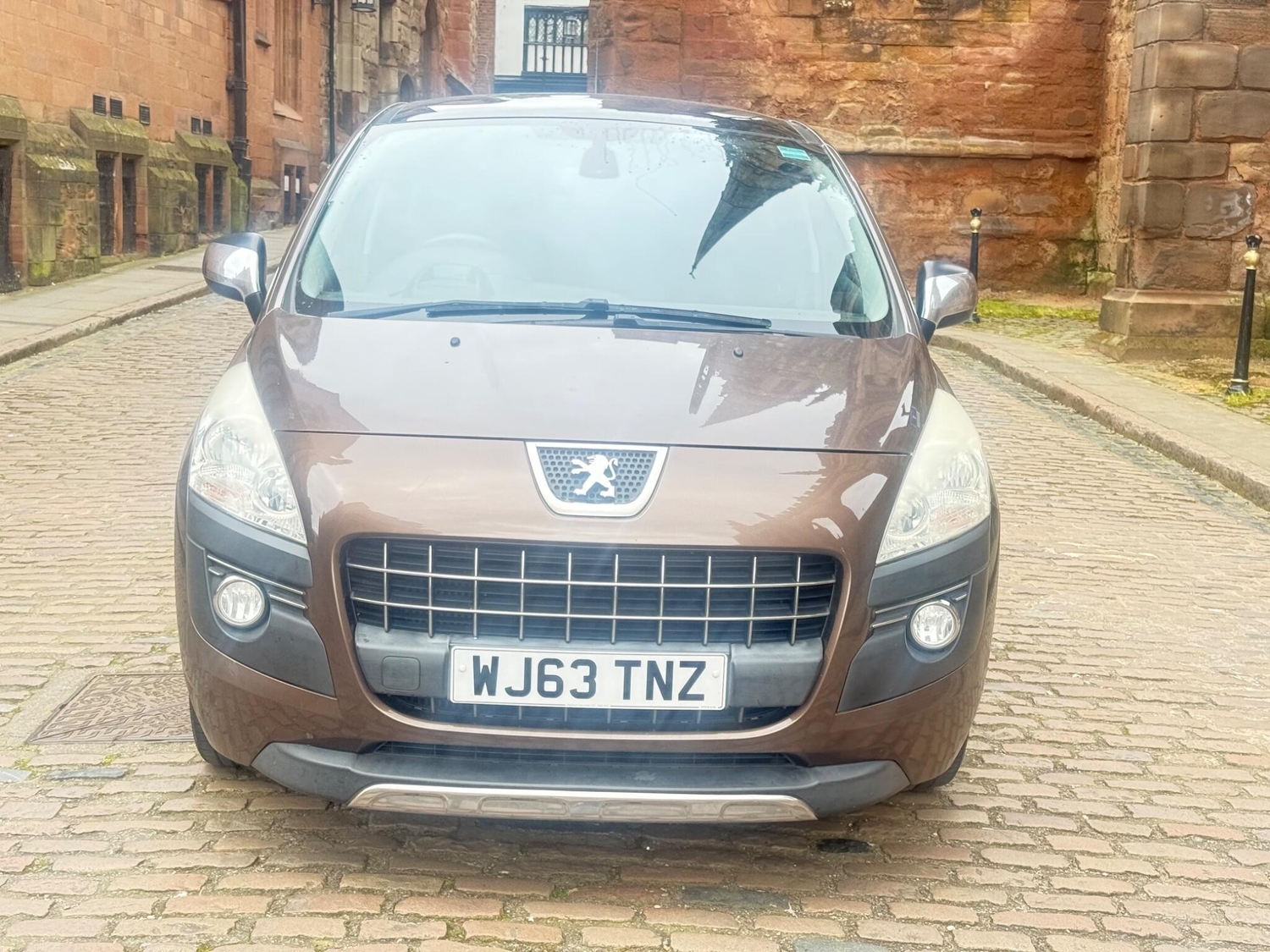 [ berth ]Peugeot 3008