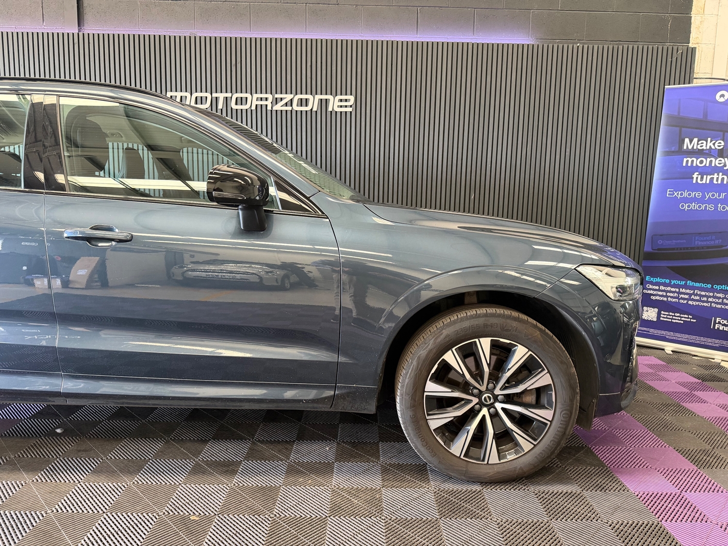 Volvo XC60 2023 - Cars