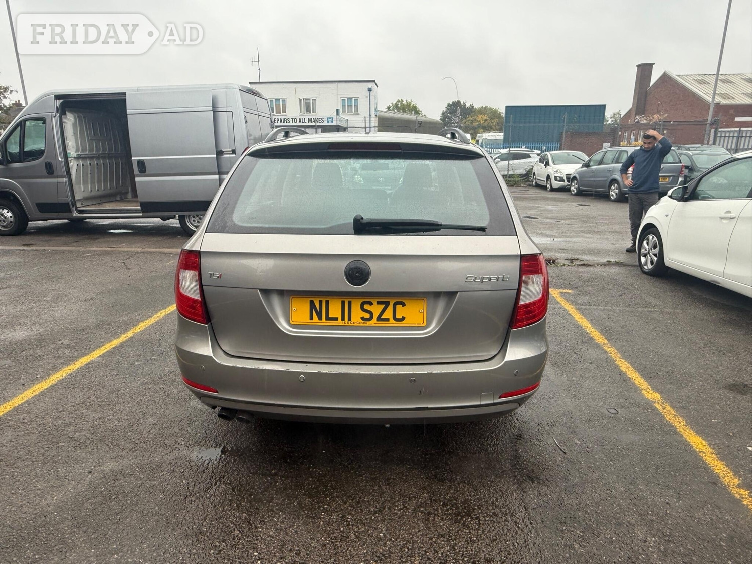 Skoda Superb 2011 - Cars in Kingston Upon Thames