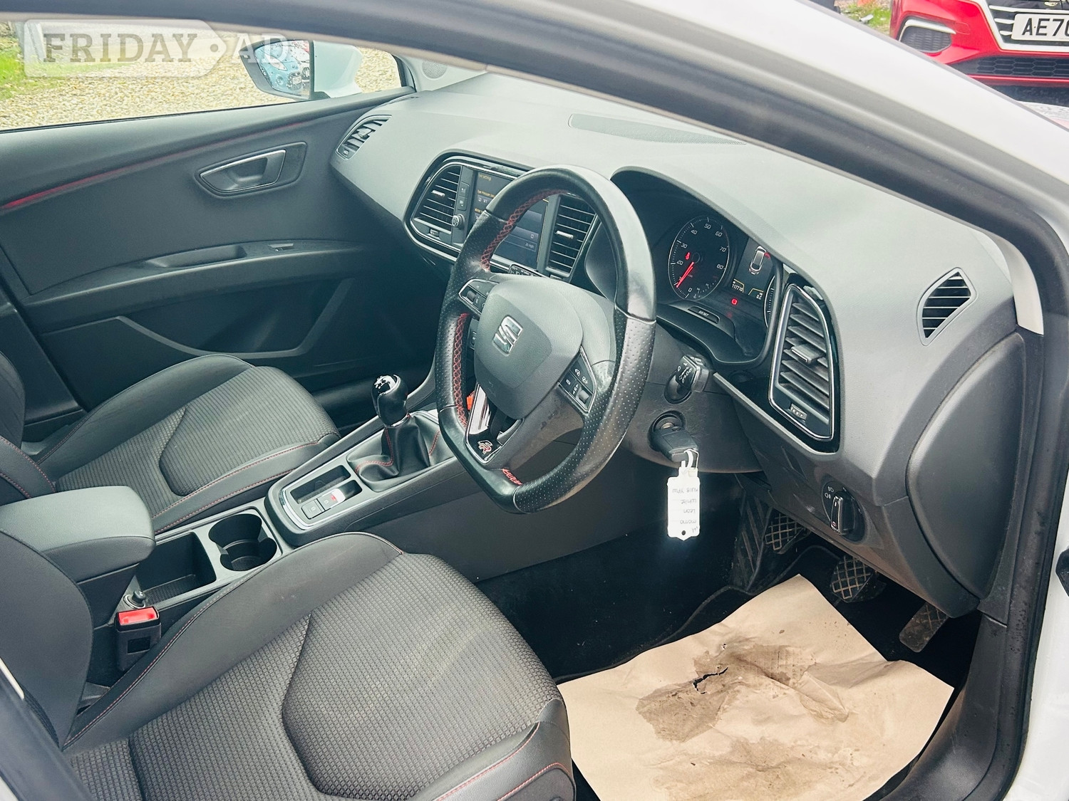 [ berth ]SEAT Leon